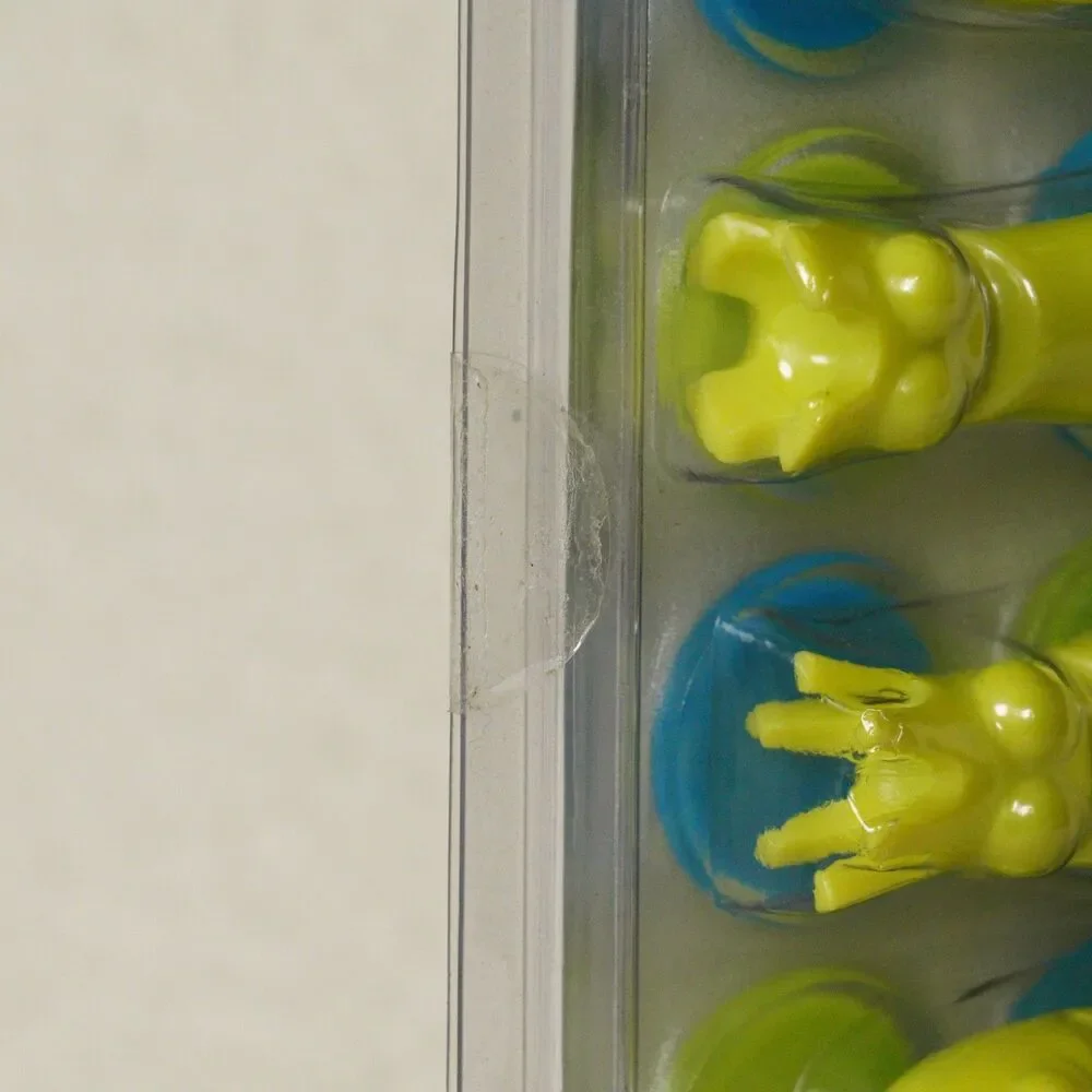 Umbra Playmate Chess Set Blue and Lime Rubber Game Pieces Buro fur Form Monster